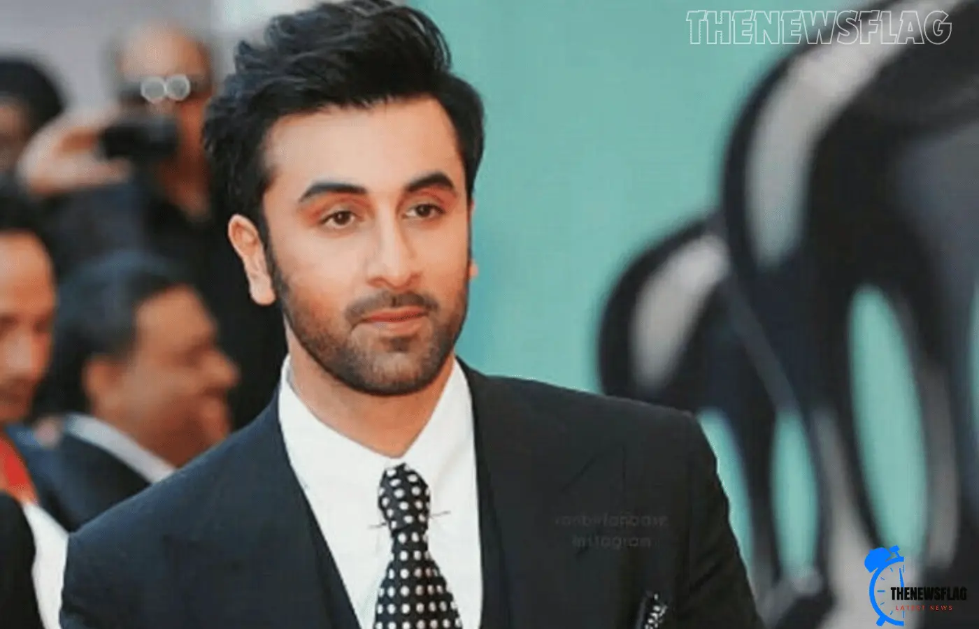 The dialogue writer for Animal supports Ranbir Kapoor's lines and remarks that a lot of work is done these days. "Yeah thoda maza karte hai na."