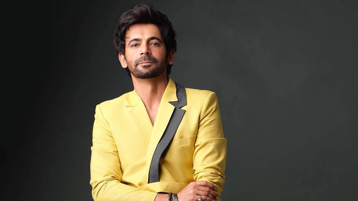 Sunil-Grover-Biography-Height-Age-TV-Serials-Wife-Family-Salary-Net-Worth-Awards-Photos-Facts-More
